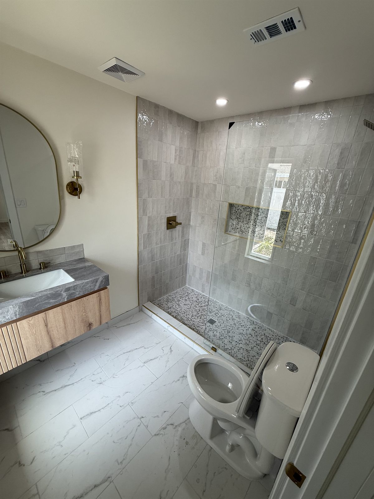 Bathroom remodel by 3DCON LLC in the Tampa Bay area