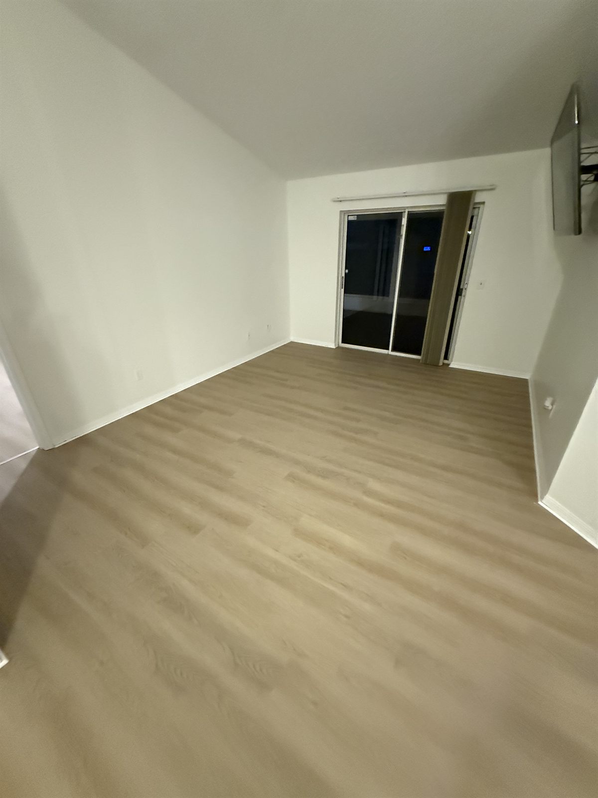 Flooring installation by 3DCON LLC in the Tampa Bay area