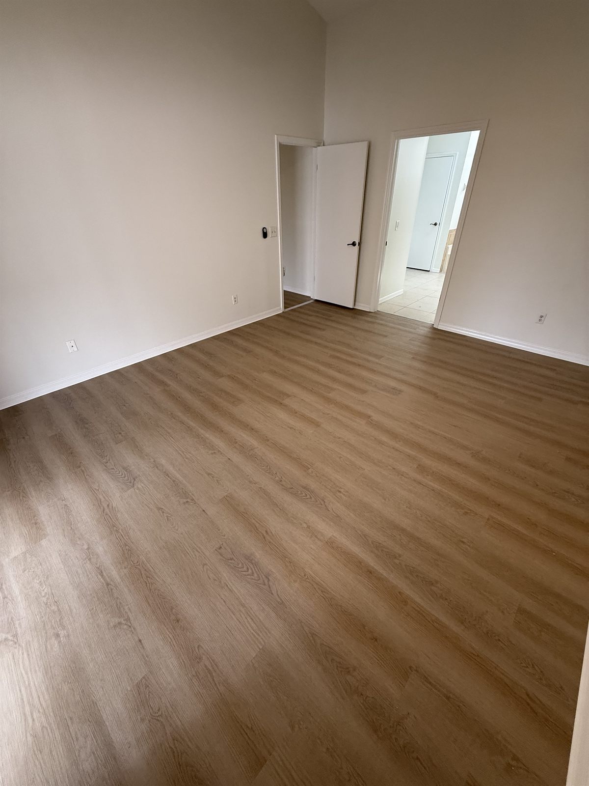 Flooring installation by 3DCON LLC in the Tampa Bay area