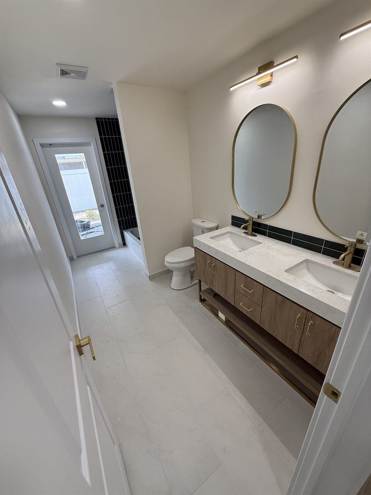 Bathroom remodel by 3DCON LLC in the Tampa Bay area