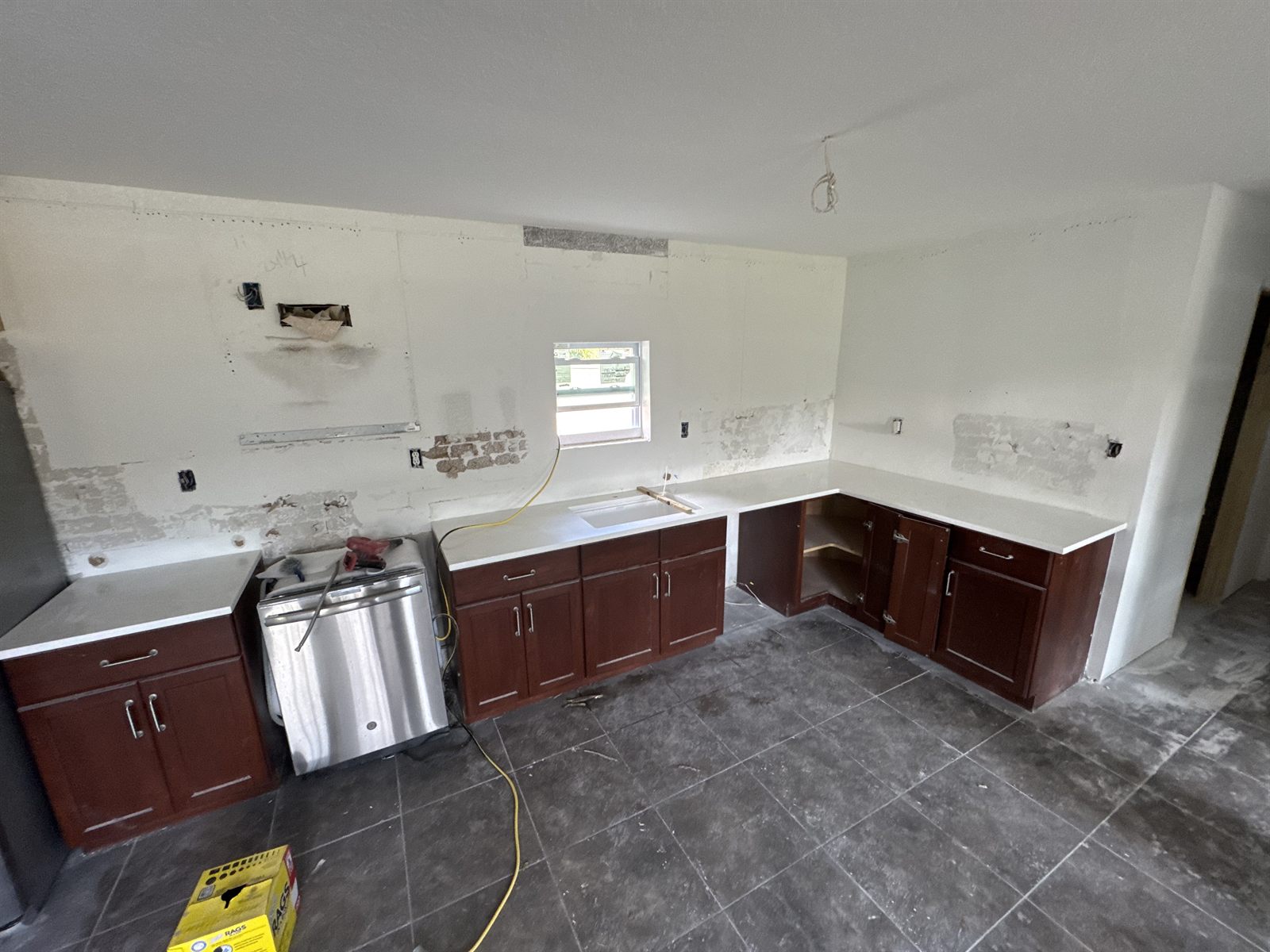 Kitchen before remodel by 3DCON LLC in the Tampa Bay area